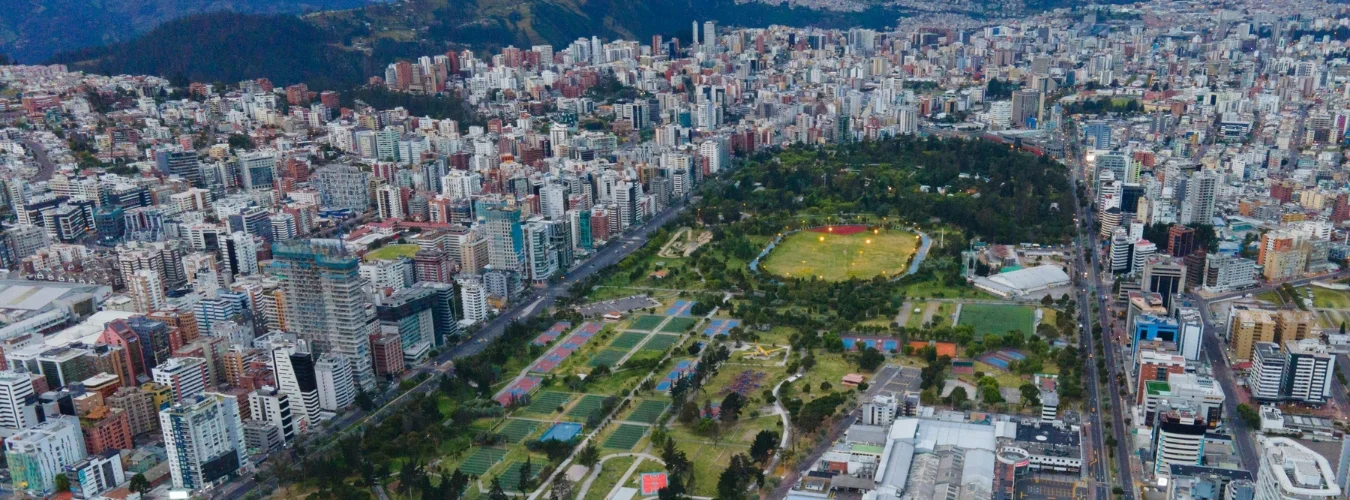 Quito reduce drásticamente la percepción de corrupción y alcanza récords de confianza ciudadana y denuncias en 2025.