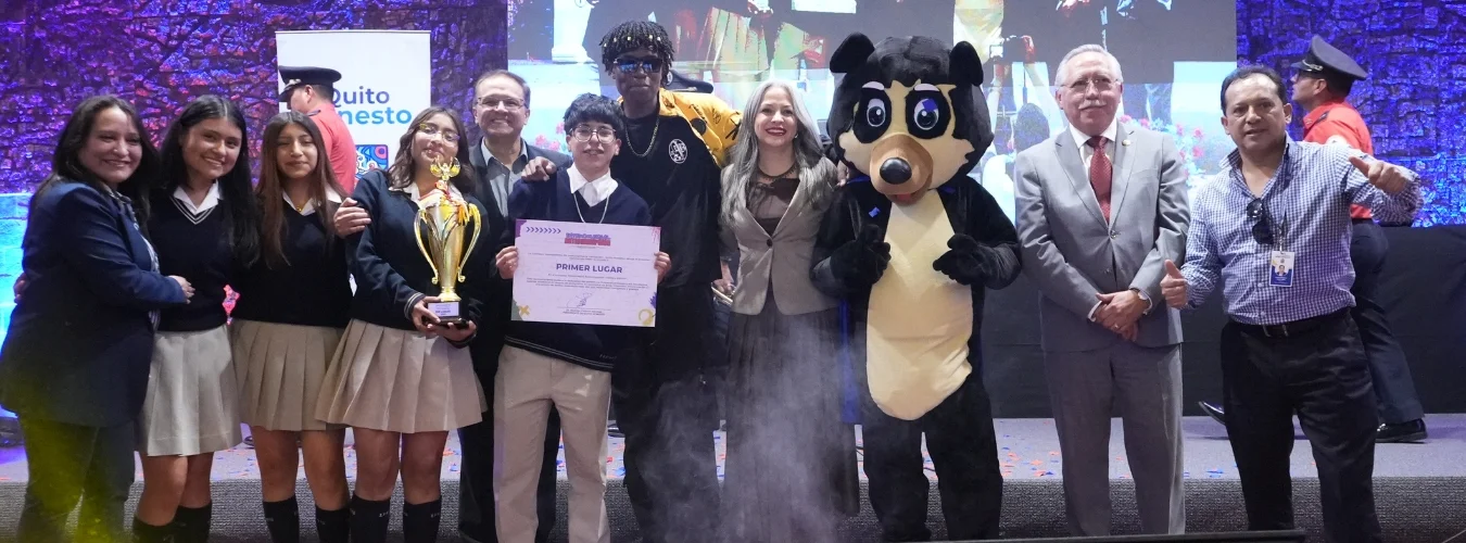 La Unidad Educativa Municipal Sucre se alza con el Primer Lugar del Concurso Intercolegial Anticorrupción.
